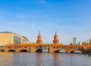 Oberbaumbrücke zwischen Friedrichshain und Kreuzberg